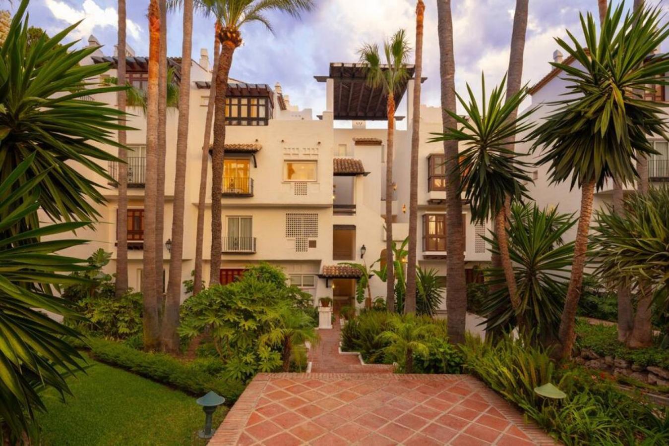 Drago 32 - Stunning Duplex In Puente Apartment *