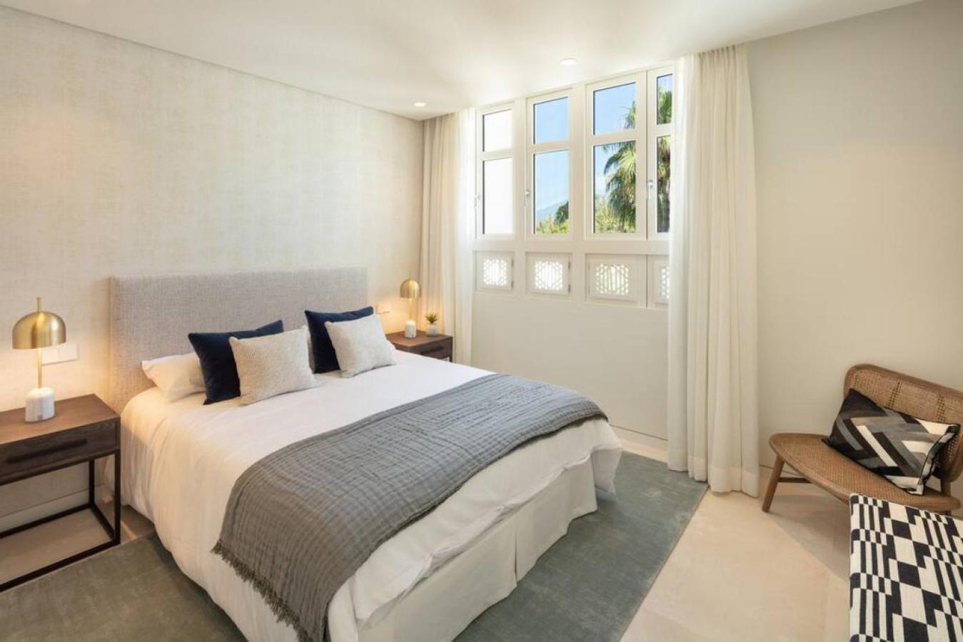 Drago 32 - Stunning Duplex In Puente Apartment *