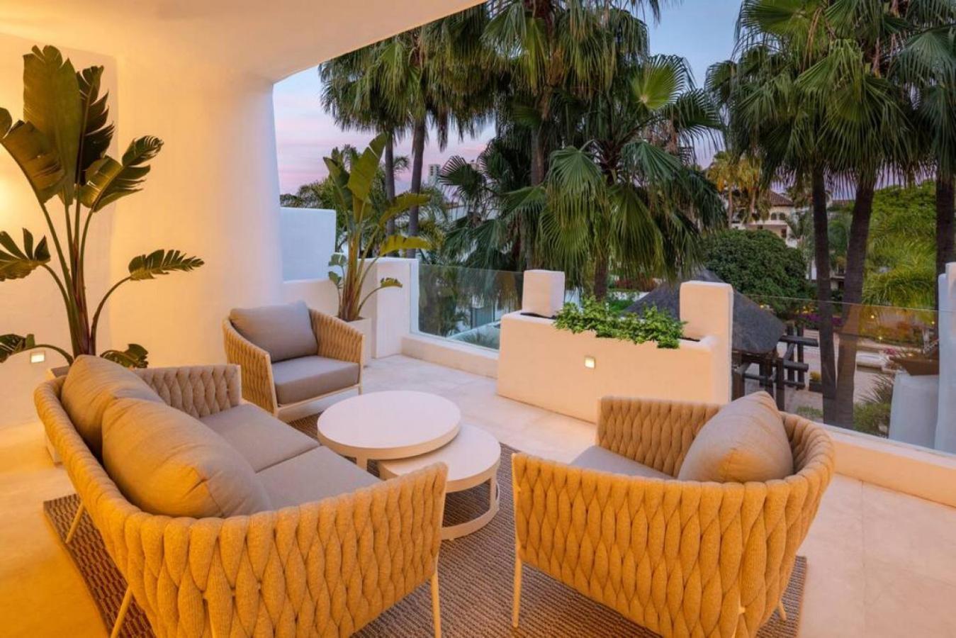 Drago 32 - Stunning Duplex In Puente Apartment