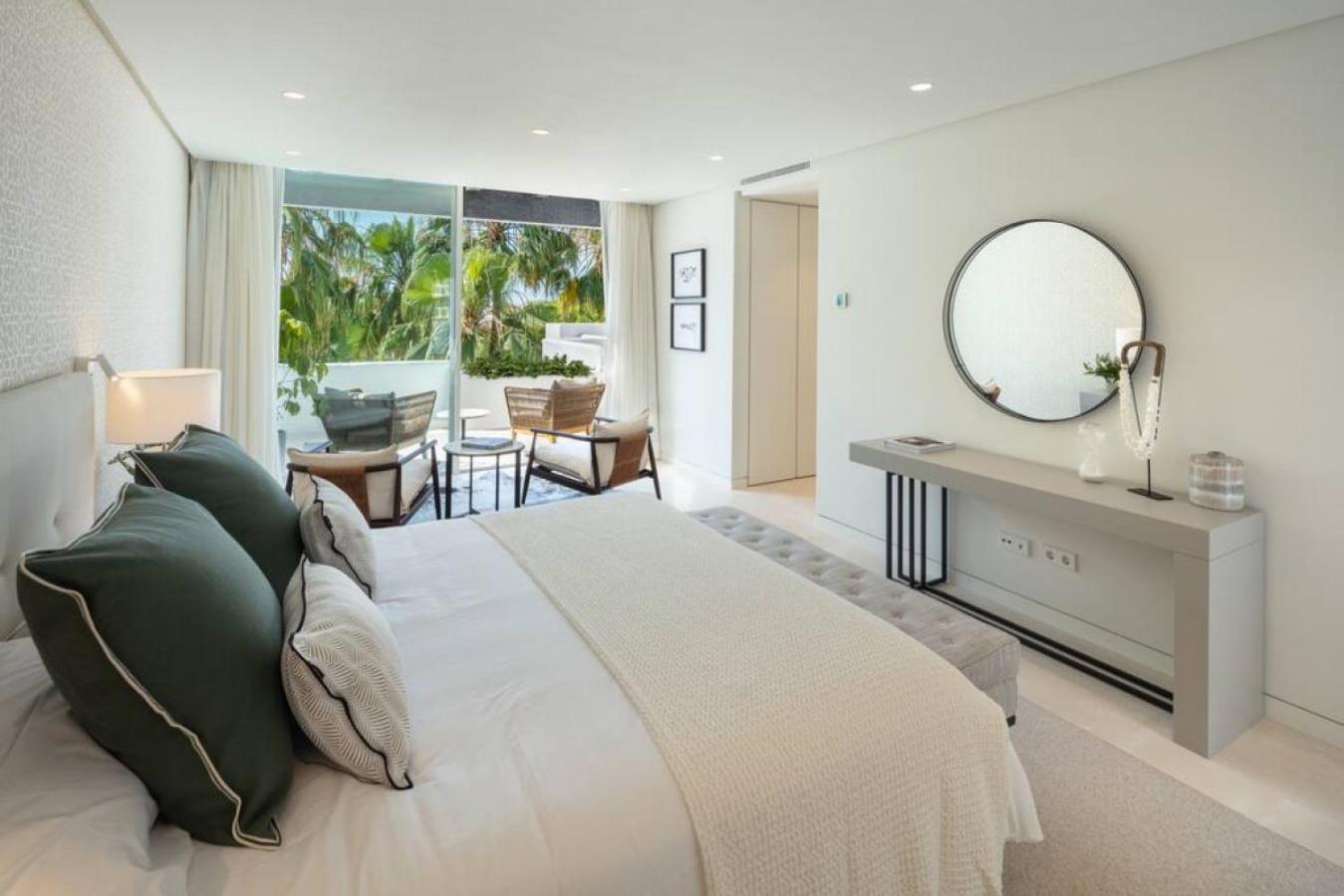 Drago 32 - Stunning Duplex In Puente Apartment *